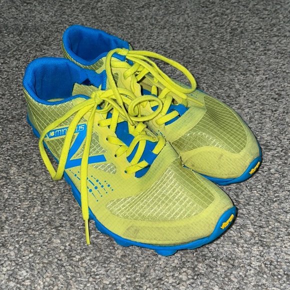 {New balance} minimus running shoes - Picture 1 of 9